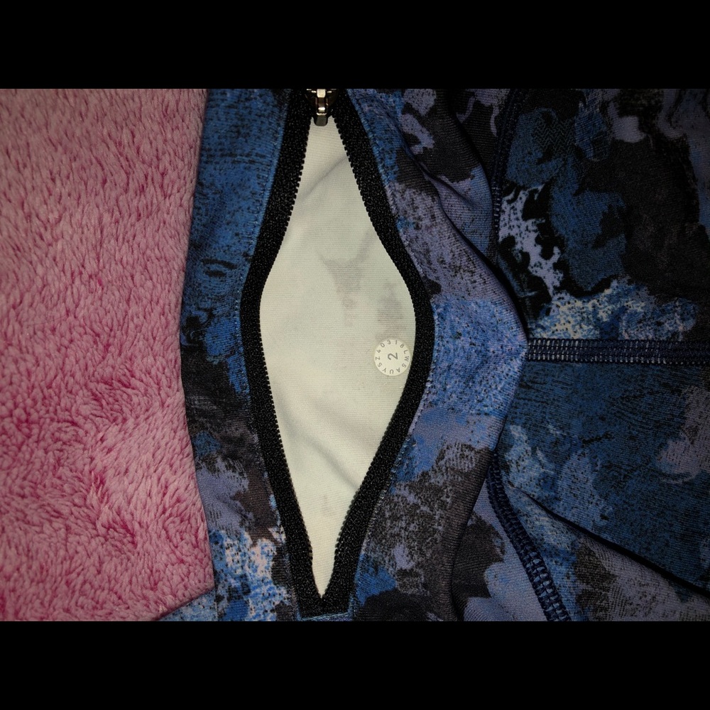 Size 2 Lululemon - Picture 3 of 3
